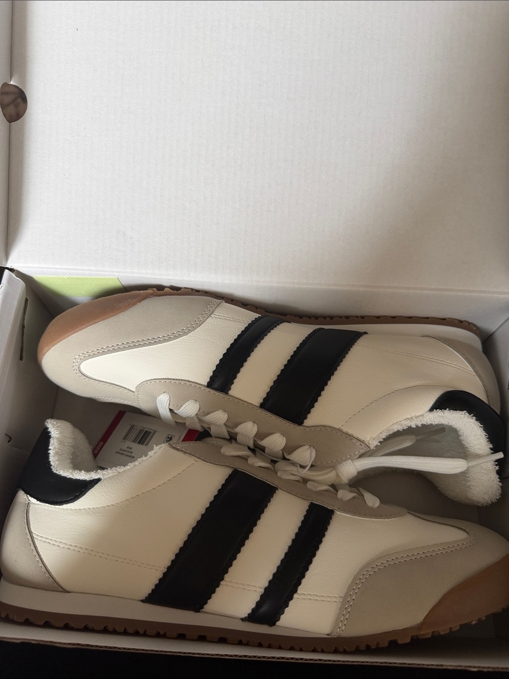 Dolce Vita Womens White Sneakers with Black Stripes size 10